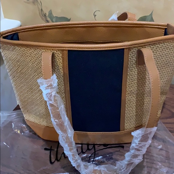 Handbags - Thirty one tote bag. Never used